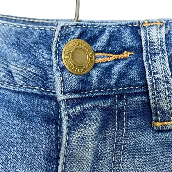 American Eagle Shorts Womens 4 (28" Waist) Blue Denim Midi Frayed Hem Cut Off - Picture 5 of 8